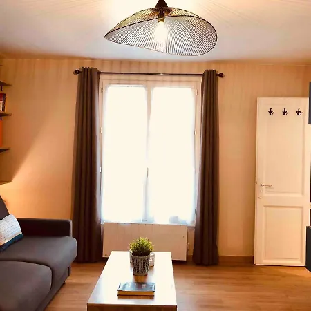 Apartament Bright And Airy In Moulin Rouge *