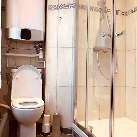 Bright And Airy In Moulin Rouge Apartament *